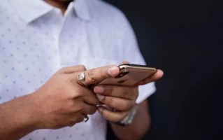 逾期多久不还，网贷平台会爆通讯录？