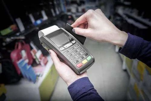 刷卡消费和贷款消费有什么区别？-第2张图片-牧野网